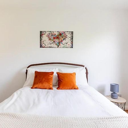 Large, Bright And Spacious 3 Bed Flat In London Eksteriør billede