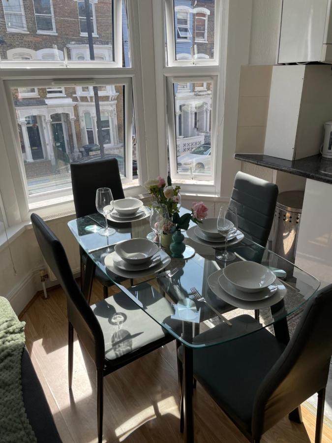 Large, Bright And Spacious 3 Bed Flat In London Eksteriør billede