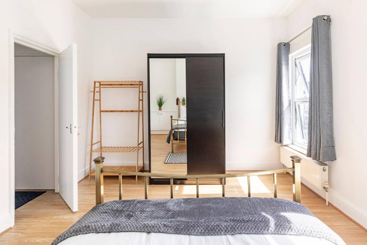 Large, Bright And Spacious 3 Bed Flat In London Eksteriør billede