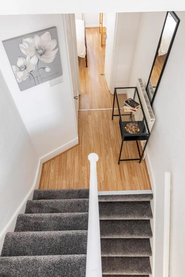 Large, Bright And Spacious 3 Bed Flat In London Eksteriør billede
