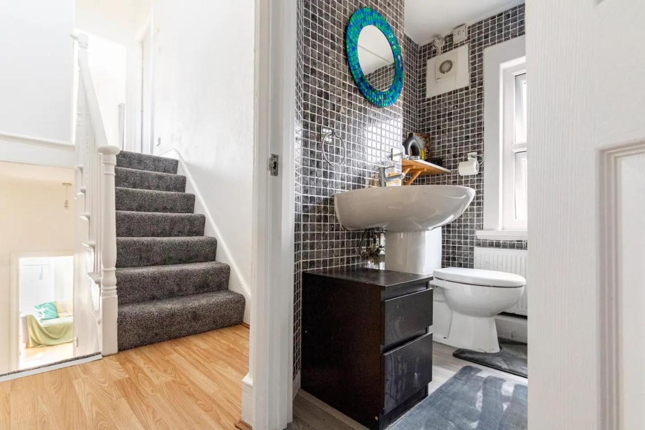 Large, Bright And Spacious 3 Bed Flat In London Eksteriør billede