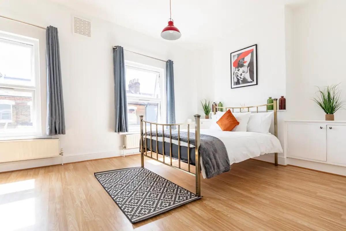 Large, Bright And Spacious 3 Bed Flat In London Eksteriør billede