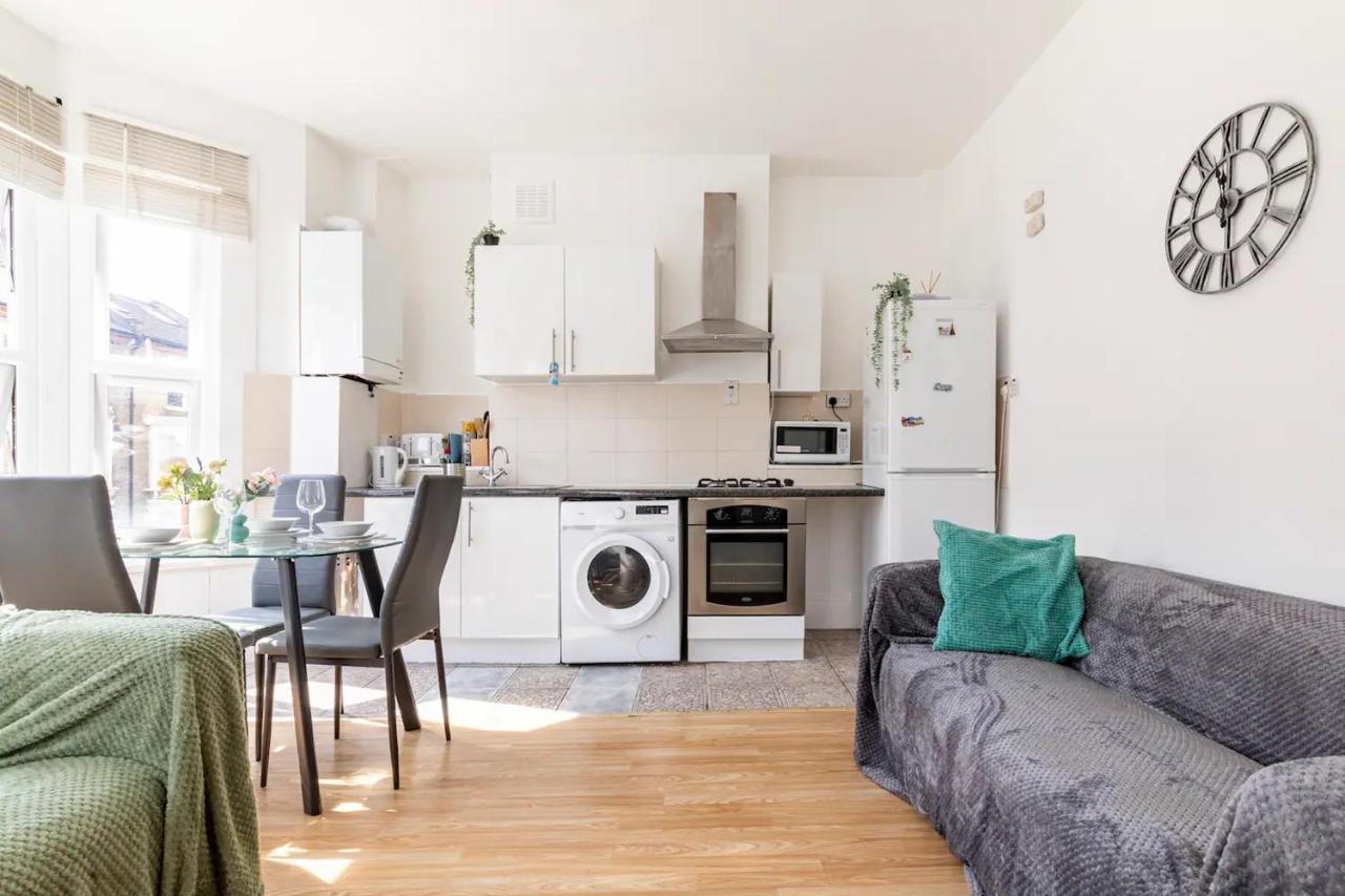 Large, Bright And Spacious 3 Bed Flat In London Eksteriør billede