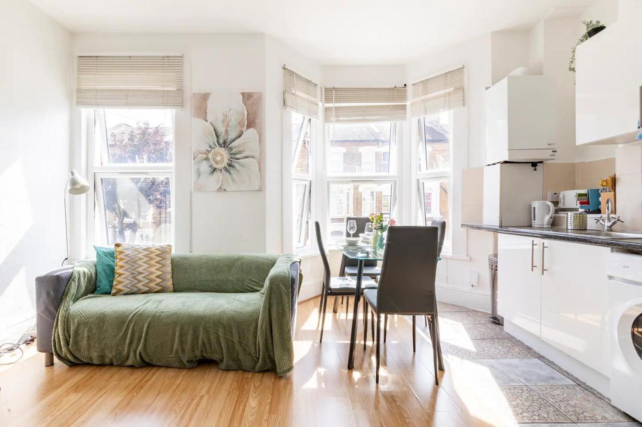 Large, Bright And Spacious 3 Bed Flat In London Eksteriør billede