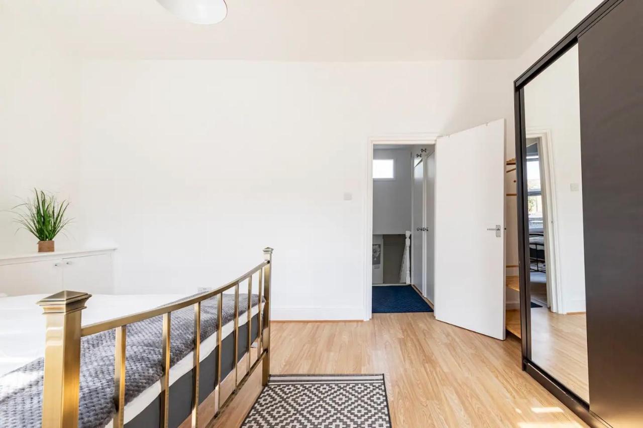 Large, Bright And Spacious 3 Bed Flat In London Eksteriør billede